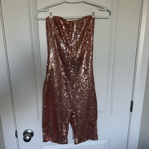 Size small Fashionova bday bash rose gold romper. Brand new never worn - Picture 2 of 2
